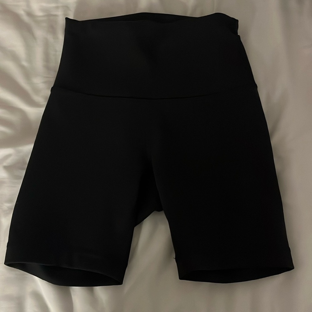 Lululemon aligh high-rise short length 4